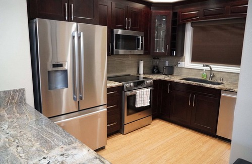 Santa Clara Condo | Impeccable Service & Fast Wi-Fi in Fully Equipped Apartment