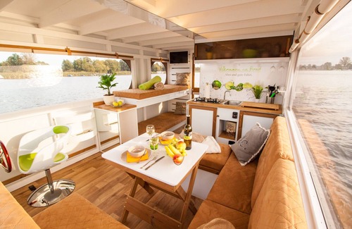 Priepert Boat Rental | Exceptional Boat 'Lisa' with Terraces and Stunning Views