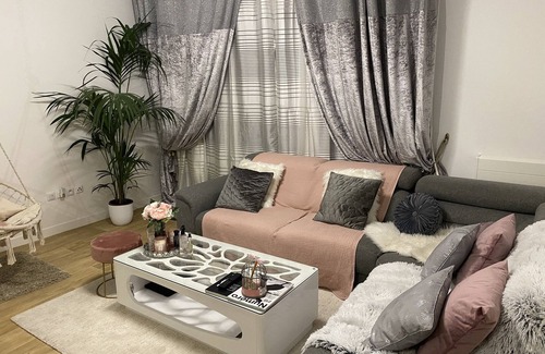 Cergy Apartment | Cozy Apartment with Kitchen, Perfect for Families