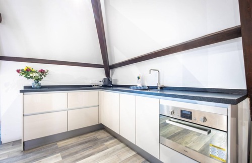 Pietermaai District Apartment | Modern Loft Retreat in Willemstad with Breakfast Included