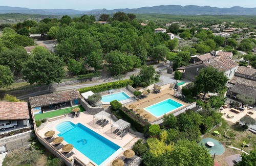 Joyeuse Cottage | Modern Gîte with Pool, Tennis Court & Family-Friendly Fun