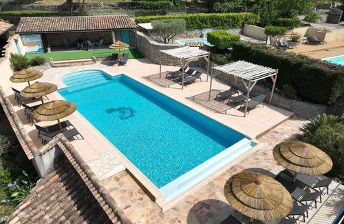 Joyeuse Cottage | Modern Gîte with Pool, Tennis Court & Family-Friendly Fun