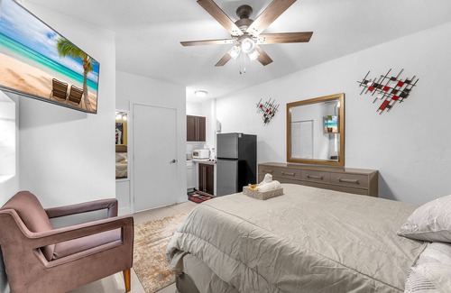 Tamarac Apartment | Fully Equipped Studio w/ Complimentary Items.