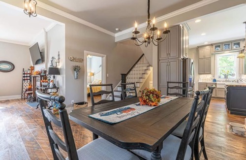 Abingdon House | Pet-Friendly Retreat with Spa and Kitchen in Abingdon