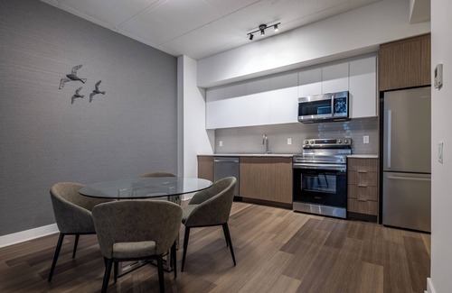 Centretown Condo | Pet-Friendly Downtown Ottawa Bachelor Retreat Awaits You
