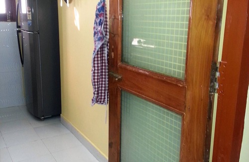 Gomti Nagar House | Cozy 1BHK Retreat with Kitchen and Garden Amenities