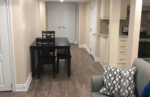 East Credit Apartment | Cozy Family Retreat: 2-Bedroom Apartment with Kitchen