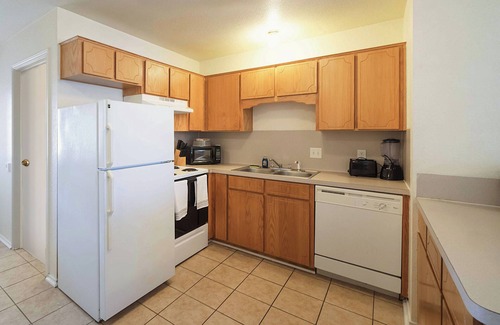 Killeen House | Fully Furnished 2 Bedroom Townhome