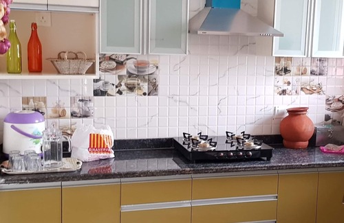 Agra Apartment | Comfortable 2 BHK Apartment Ideal for Families and Groups