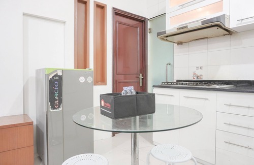 Chinatown Apartment | Cozy 2BR Apartment with Breakfast at Gajah Mada Mediterania