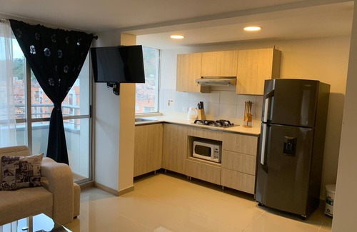 Bello Apartment | Quiet Luxury Penthouse with Pool and Kitchen Amenities
