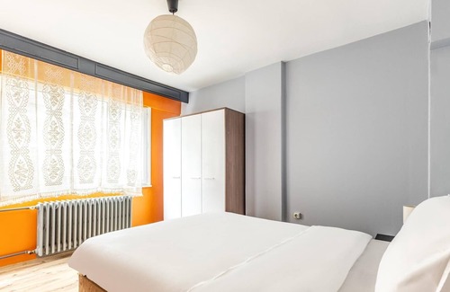 Fatih Apartment | Cozy Fully Furnished Flat Steps from Marmaray Stop