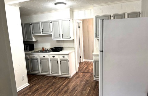 Bluewell Apartment | Cozy 1 Bedroom Apartment Close to Bluefield's Attractions