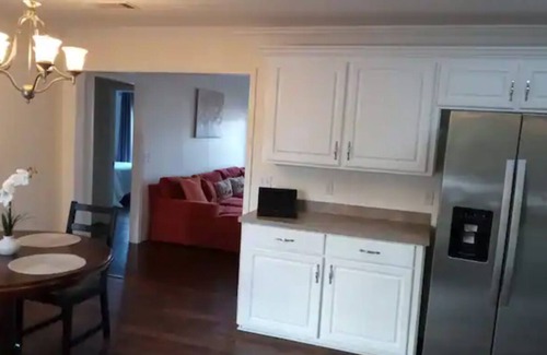 Terry House | Cozy Home for Families: Sleeps 8 and Child Friendly