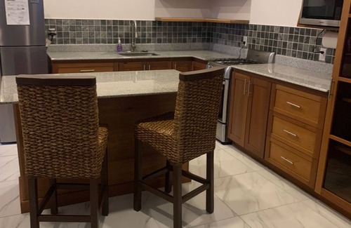 Georgetown Apartment | Elegant 2-Bedroom Suite with Kitchen and Child-Friendly Amenities