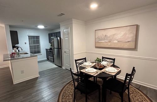 Alpharetta Apartment | Cozy One Bedroom Retreat with Pool and Breakfast in Alpharetta