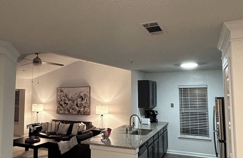 Alpharetta Apartment | Cozy One Bedroom Retreat with Pool and Breakfast in Alpharetta