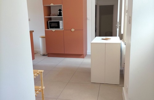 Vertrieu House | Quiet Retreat with Kitchen, Pet & Child Friendly Amenities