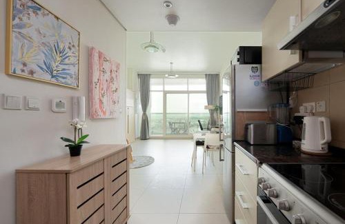 Al Sufouh 1 Apartment | Fully Furnished Studio Hilliana Tower Sea View and Burj View