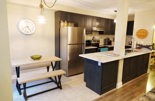 Collingwood House | Cozy Townhouse with Ocean View & Family-Friendly Amenities