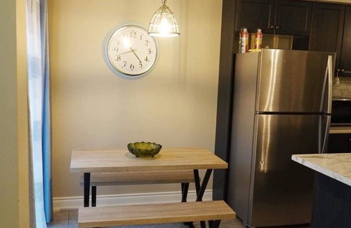 Collingwood House | Cozy Townhouse with Ocean View & Family-Friendly Amenities