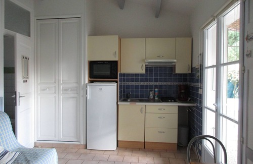 Le Bois-Plage-en-Re House | Cozy Studio Rental in Ile de Re with Oceanfront Views