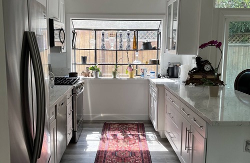 Pacific Palisades Apartment | Modern 2+2 Palisades Apartment – Family-Friendly Retreat