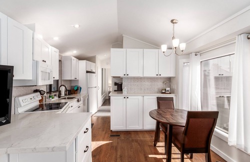 Mesa House | Experience Resort Living at Greenfield Village – 10/10 Rated!