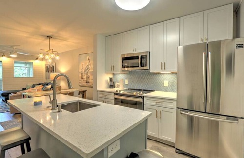 Palmetto Dunes Condo | Renovated Coastal Retreat with Ocean Views & Pool Access