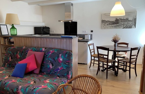 Perols-sur-Vezere House | Renovated 2-Bedroom Guest House with Pool & Garden Oasis