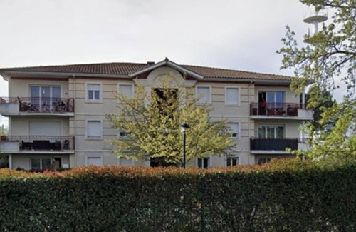 Villenave-d'Ornon Apartment | Modern T2 with Ocean View, Spa & Free Parking - 10/10 Rated