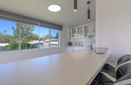 West Gladstone House | Fully renovated home, close to parks, river & beach