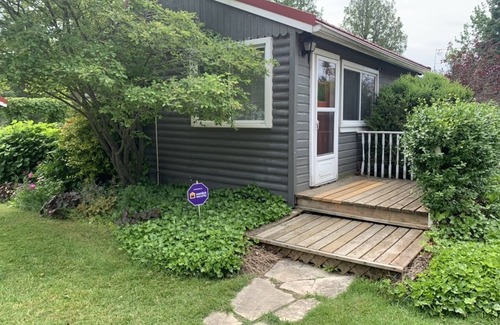 Port Elgin Cabin | Cozy Cottage Steps from Beach with Breakfast Included
