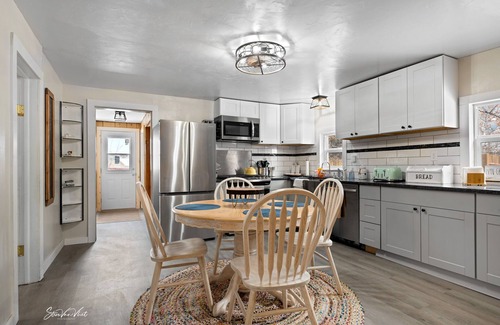 Salmon House | Renovated Home with Pool and Spa in Salmon - 10/10 Rating