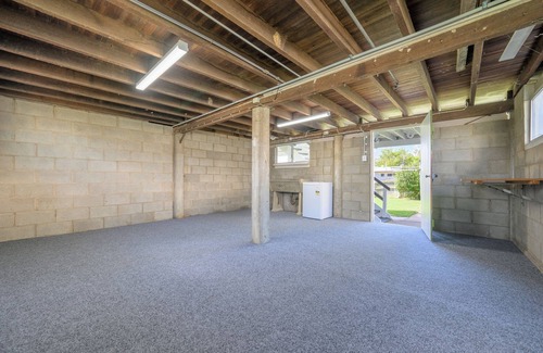 West Gladstone House | Fully renovated home, close to parks, river & beach