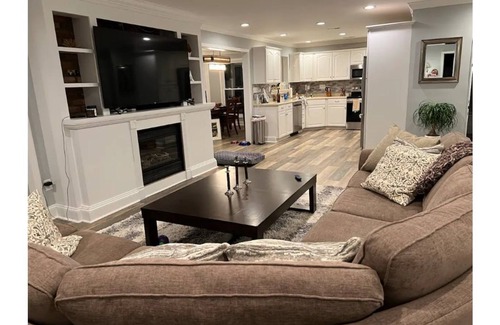Rock Hill House | Renovated Lakehouse Retreat: Family-Friendly on Lake Wylie