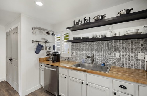 Johnson City House | Vintage Home Near Town Center with Hot Tub & Pet-Friendly Perks