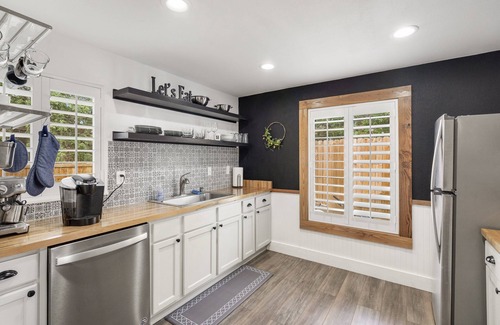 Johnson City House | Vintage Home Near Town Center with Hot Tub & Pet-Friendly Perks
