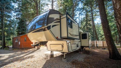 Bayfield House | Cozy RV Glamping Experience at Blue Spruce RV Park