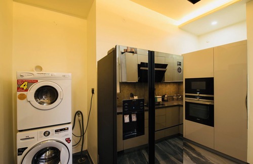 Lalkothi House | Smart Home Retreat with Spa and Gourmet Breakfast