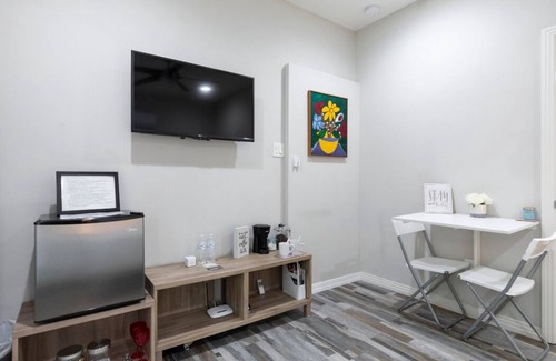 Midtown Apartment | Modern & Cozy Studio with Patio in Prime Location