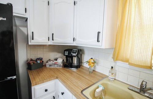 Wichita House | Pet-Friendly Retreat with King Bed & Kitchen Amenities