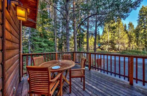 Truckee House | Updated Truckee Cabin with Pool and Oceanfront Access
