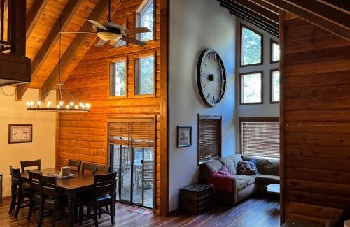 Truckee House | Updated Truckee Cabin with Pool and Oceanfront Access