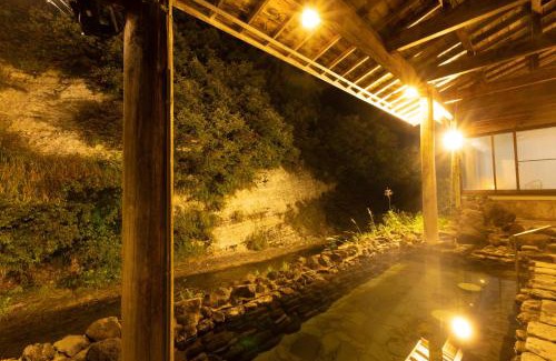 Geto Onsen Hotel | Discover Fulsato: Family-Friendly Retreat with Hot Tub