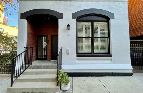 West Loop Apartment | Family-Friendly Fulton House #2 with Kitchen Amenities