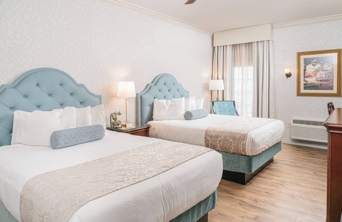 Witmer Hotel | Fulton Steamboat Inn: Poolside Retreat with Top Amenities