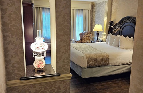Witmer Hotel | Fulton Steamboat Inn: Poolside Retreat with Top Amenities