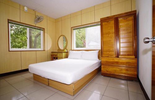 Nanzhuang House | Family-Friendly Fumei Bluebird Homestay with Kitchen Access