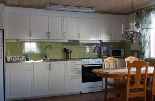 Funasdalen House | Pet-Friendly Funäsdalens Stugby with Hot Tub & Kitchen